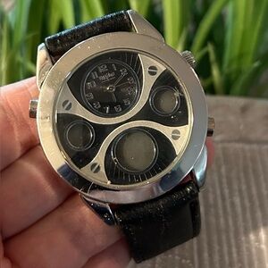 Massimo analog watch silver bezel black face & new battery only one dial works